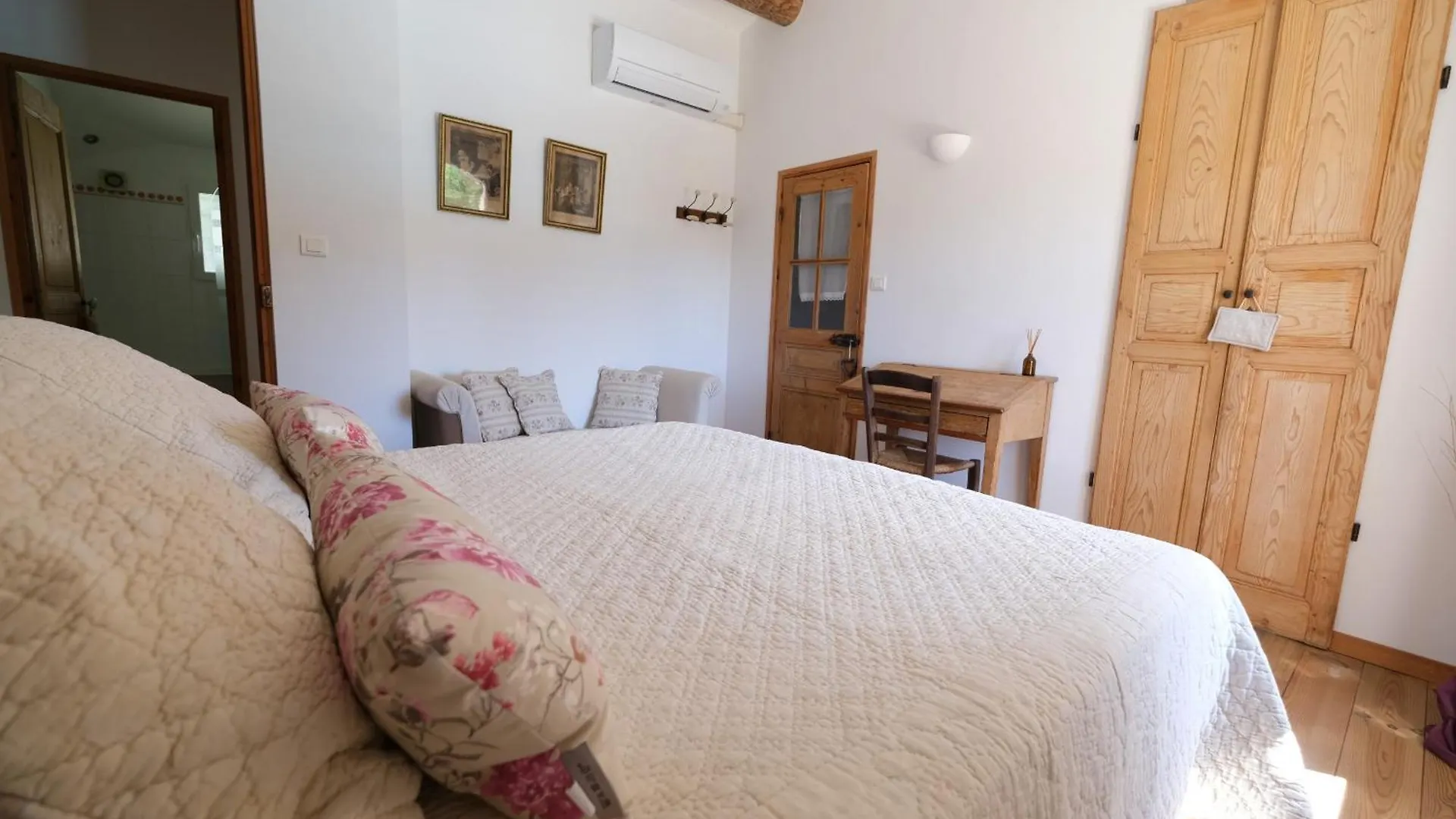 Air-Conditioned Villa With Heated Pool, Luberon, In Puget - 10 People